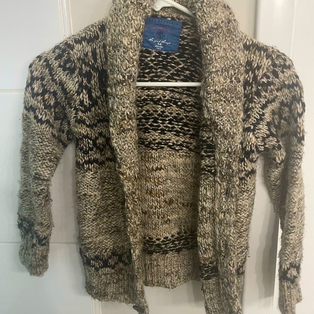 Zara knitwear button and toggle sweater in neutral colors